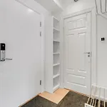 The Polar Rose - Comfort In *