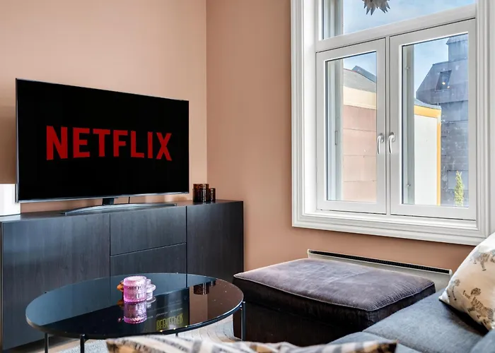 The Polar Rose - Comfort In *